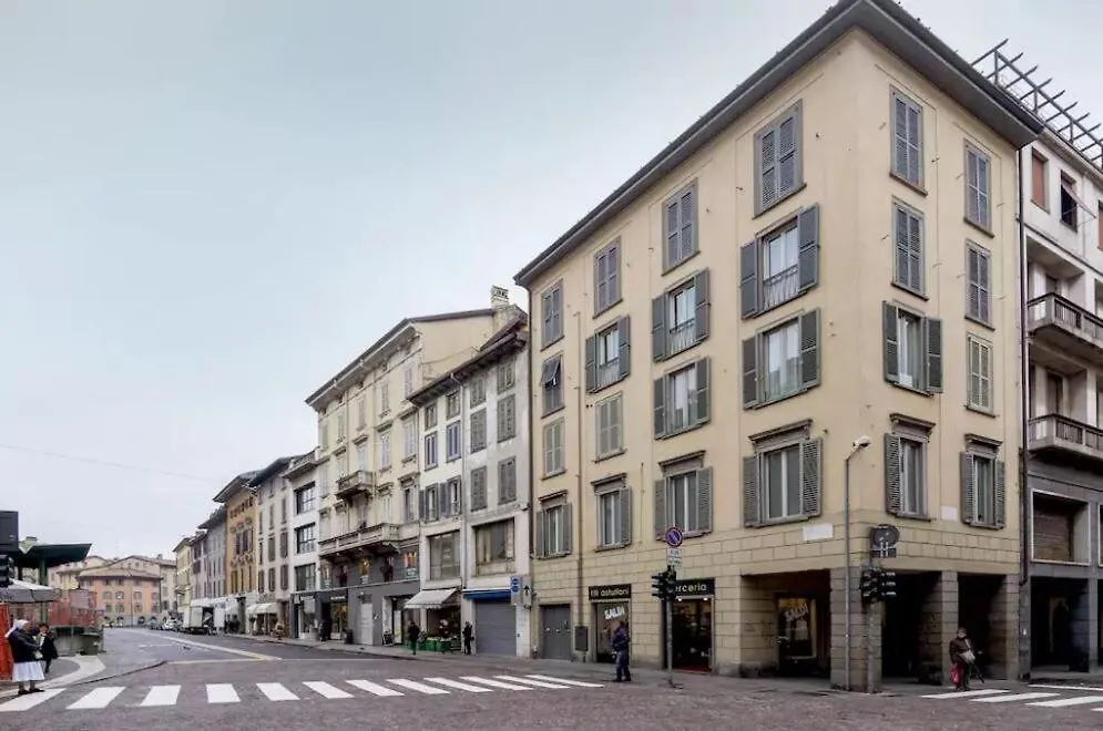 Amazing, Modern And Very Central Apartment In Bergamo